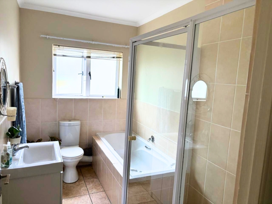 To Let 3 Bedroom Property for Rent in Avalon Estate Western Cape